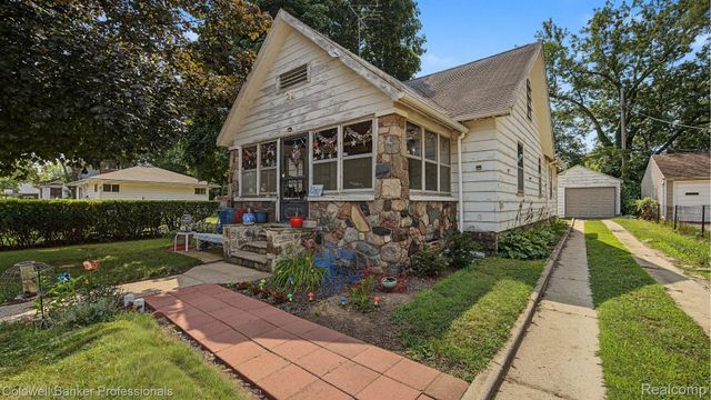 1047 Myrtle Avenue, Waterford Charter Township, MI 48328