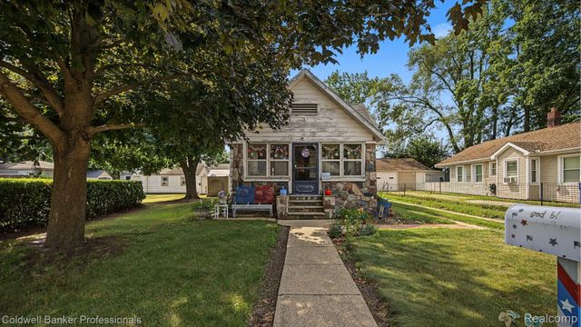 1047 Myrtle Avenue, Waterford Charter Township, MI 48328