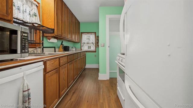 1047 Myrtle Avenue, Waterford Charter Township, MI 48328