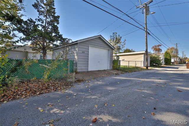 5233 Parker Avenue, St Louis, MO 63139