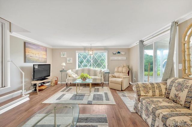 4155 Mill Lake Road, Lake Orion, MI 48360