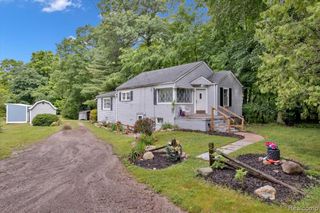 4155 Mill Lake Road, Lake Orion, MI 48360