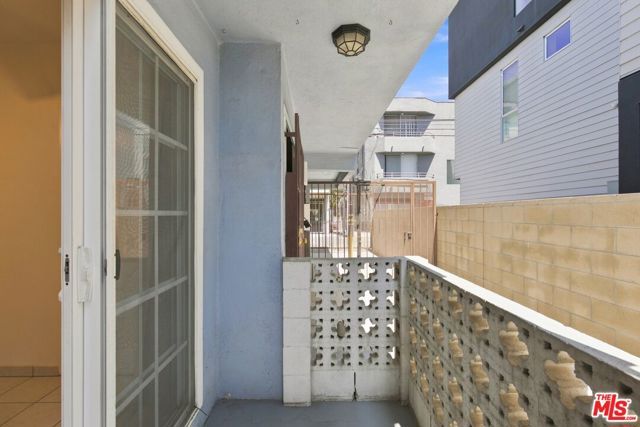 3720 Vinton Avenue 3, Los Angeles, CA 90034