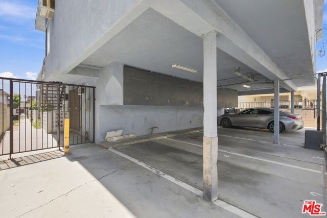3720 Vinton Avenue 3, Los Angeles, CA 90034