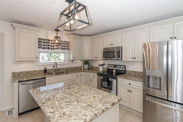 2916 Spring Blossom Drive, Dardenne Prairie, MO 63368