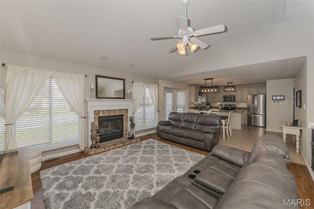 2916 Spring Blossom Drive, Dardenne Prairie, MO 63368