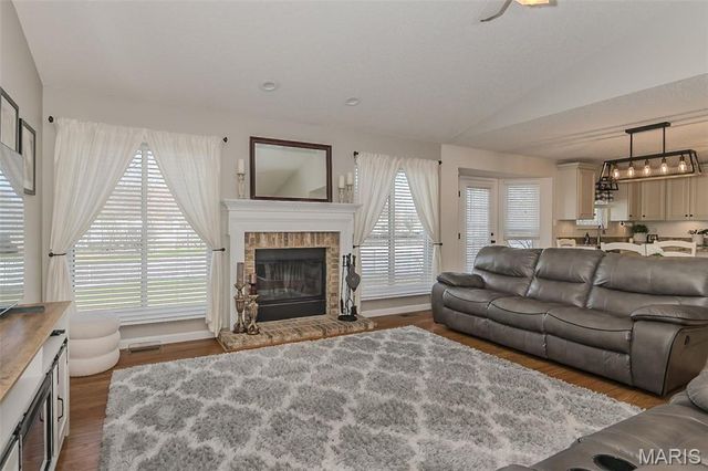 2916 Spring Blossom Drive, Dardenne Prairie, MO 63368