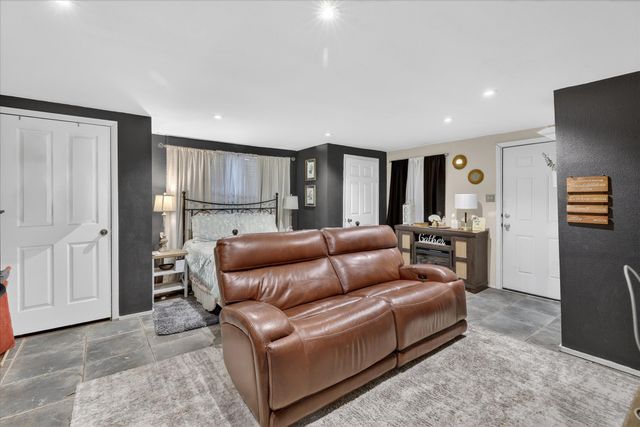 315 Hillcrest Street, Mansfield, TX 76063