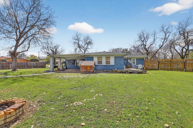 315 Hillcrest Street, Mansfield, TX 76063