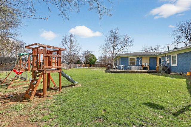 315 Hillcrest Street, Mansfield, TX 76063