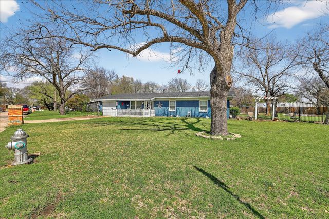315 Hillcrest Street, Mansfield, TX 76063