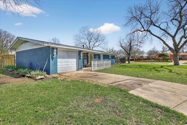315 Hillcrest Street, Mansfield, TX 76063
