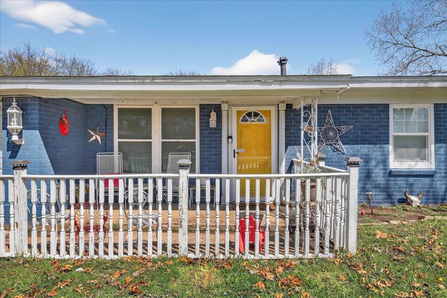 315 Hillcrest Street, Mansfield, TX 76063