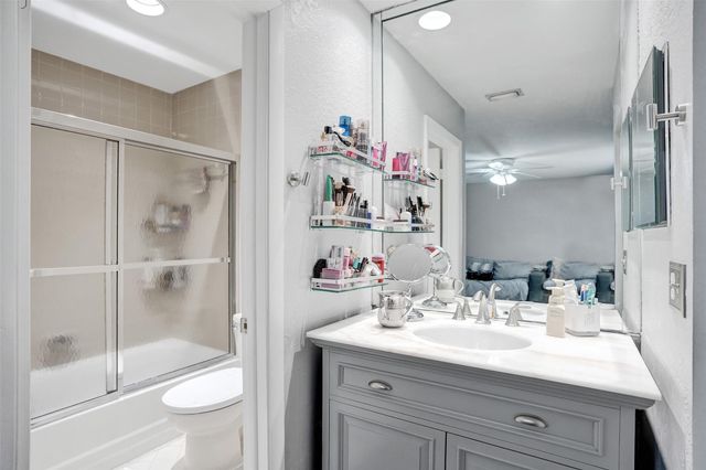 869 NW 47th Street, Deerfield Beach, FL 33064