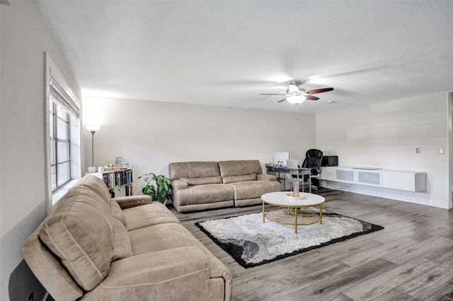 869 NW 47th Street, Deerfield Beach, FL 33064