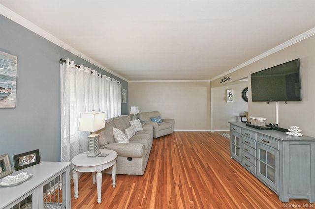 42 Montrose Drive, Commack, NY 11725