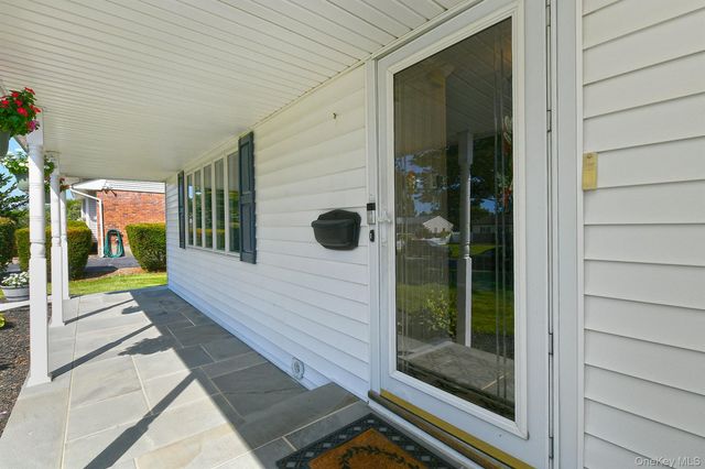 42 Montrose Drive, Commack, NY 11725