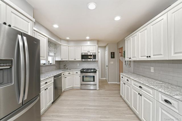 42 Montrose Drive, Commack, NY 11725