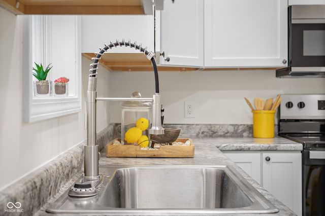 8087 W 300 S, Columbus, IN 47201