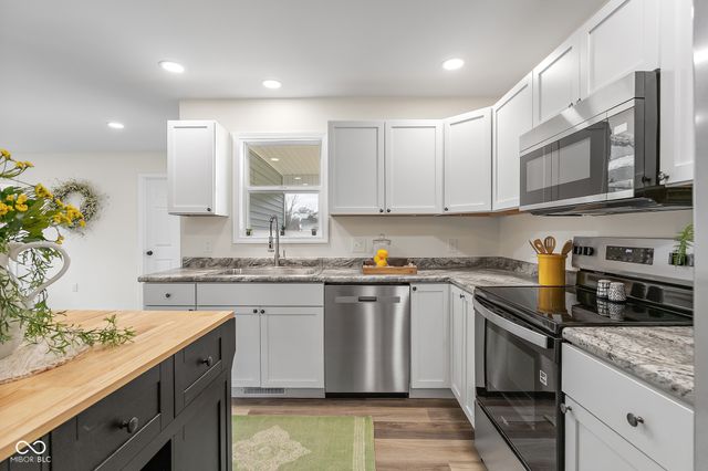 8087 W 300 S, Columbus, IN 47201