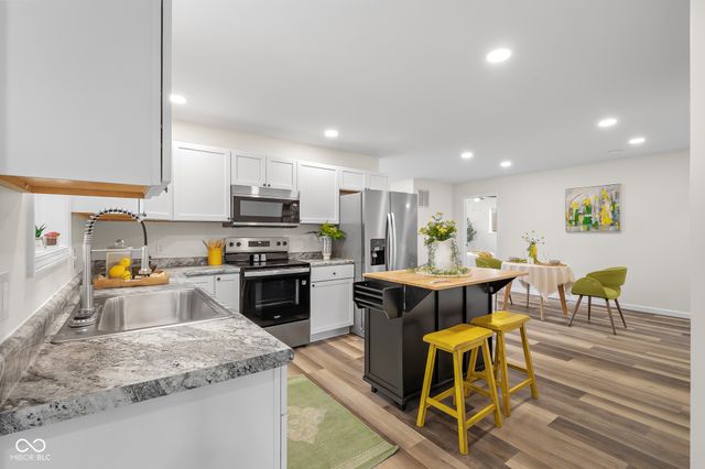 8087 W 300 S, Columbus, IN 47201