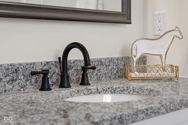 8087 W 300 S, Columbus, IN 47201