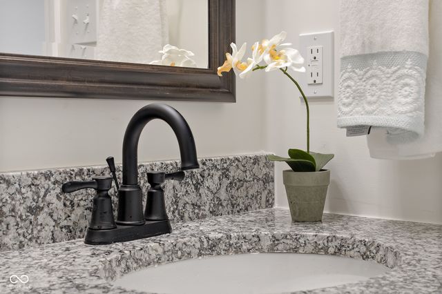 8087 W 300 S, Columbus, IN 47201