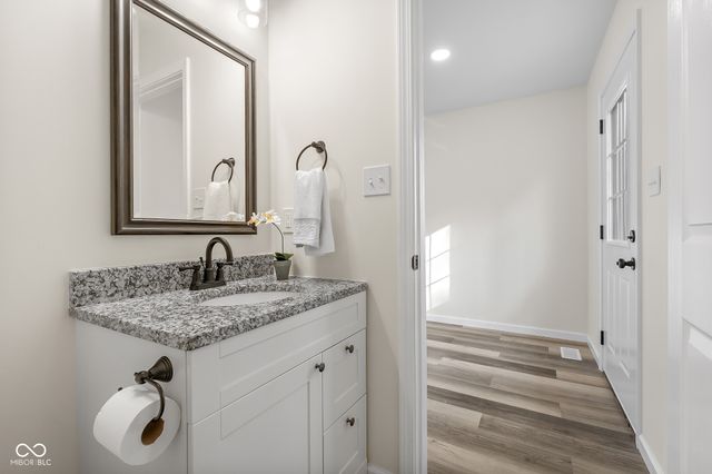 8087 W 300 S, Columbus, IN 47201