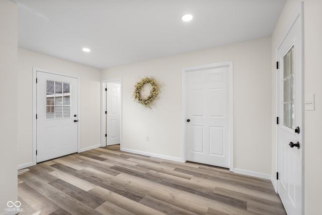 8087 W 300 S, Columbus, IN 47201