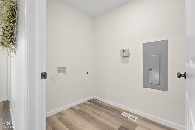 8087 W 300 S, Columbus, IN 47201