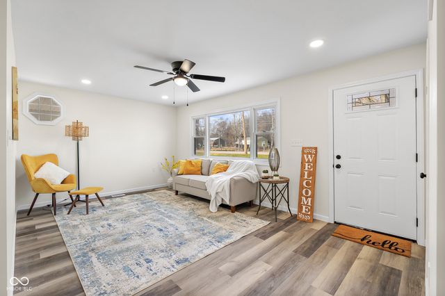 8087 W 300 S, Columbus, IN 47201