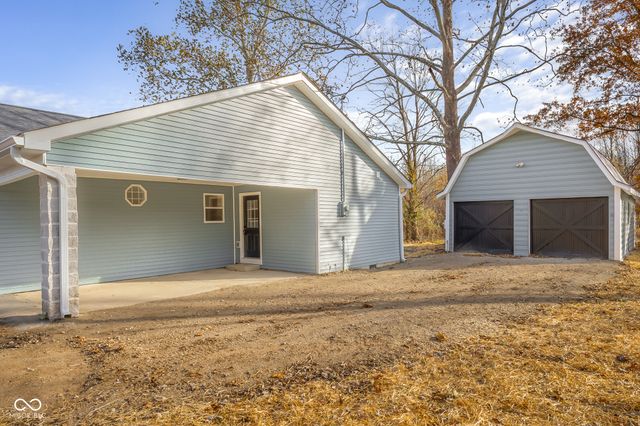 8087 W 300 S, Columbus, IN 47201