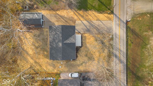 8087 W 300 S, Columbus, IN 47201