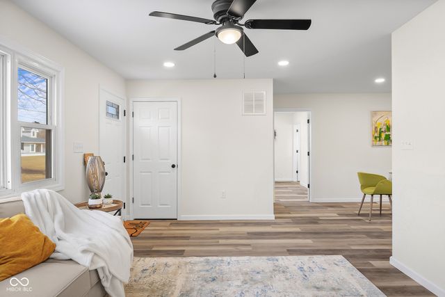 8087 W 300 S, Columbus, IN 47201