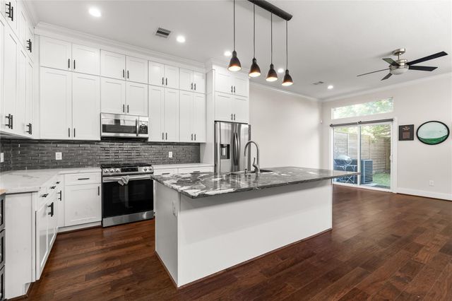 206 Drennan Street, Houston, TX 77003