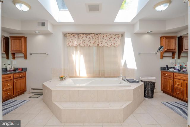1 BUNTING COURT, Plainsboro, NJ 08536