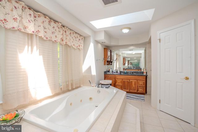 1 BUNTING COURT, Plainsboro, NJ 08536