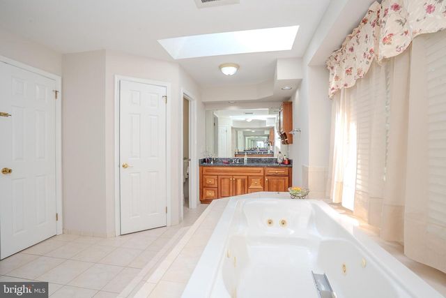 1 BUNTING COURT, Plainsboro, NJ 08536