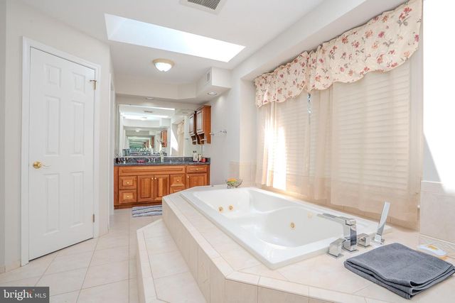 1 BUNTING COURT, Plainsboro, NJ 08536