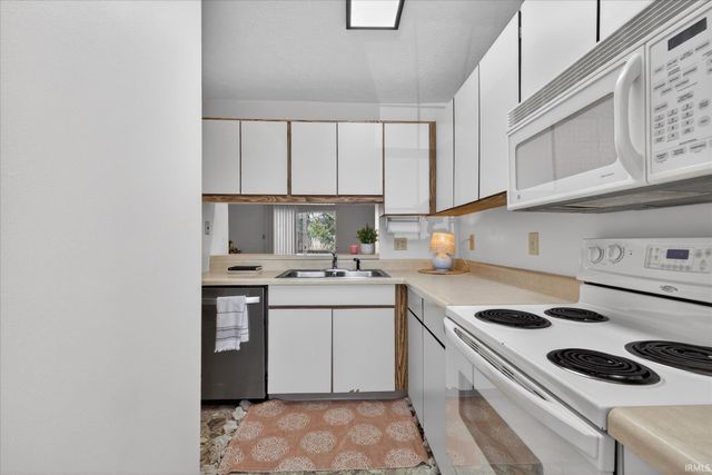 2303 S Burberry Lane, Bloomington, IN 47401