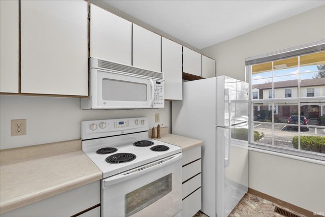 2303 S Burberry Lane, Bloomington, IN 47401