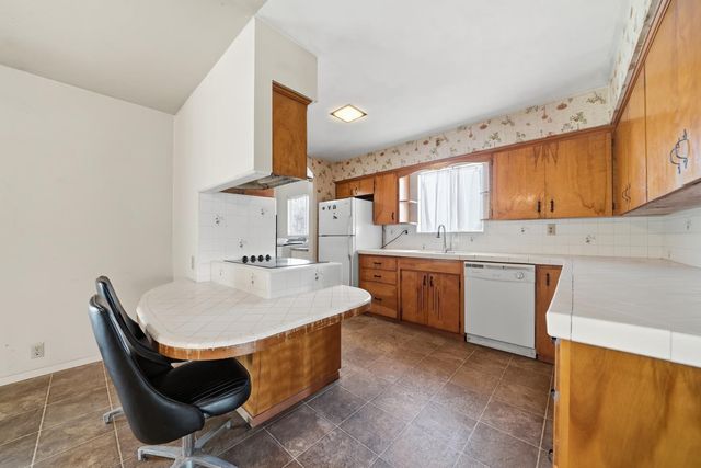 223 Oak St, Valley Springs, CA 95252