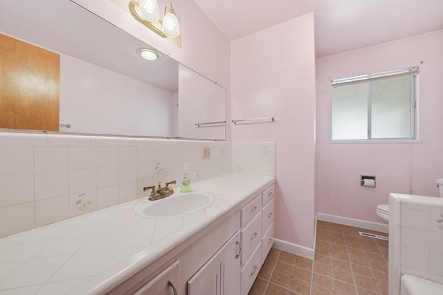 223 Oak St, Valley Springs, CA 95252