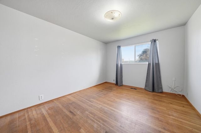 223 Oak St, Valley Springs, CA 95252