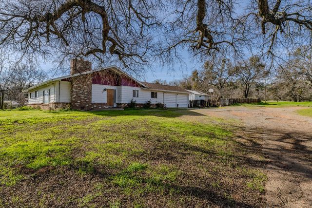 223 Oak St, Valley Springs, CA 95252