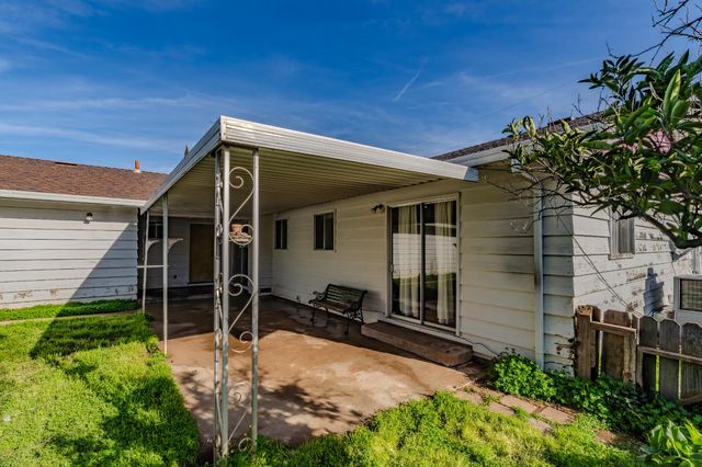 223 Oak St, Valley Springs, CA 95252