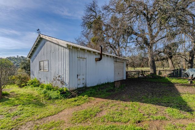 223 Oak St, Valley Springs, CA 95252