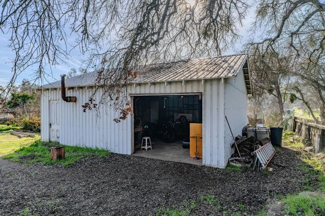 223 Oak St, Valley Springs, CA 95252