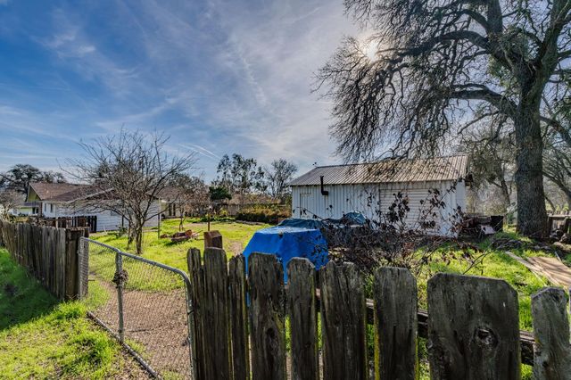 223 Oak St, Valley Springs, CA 95252