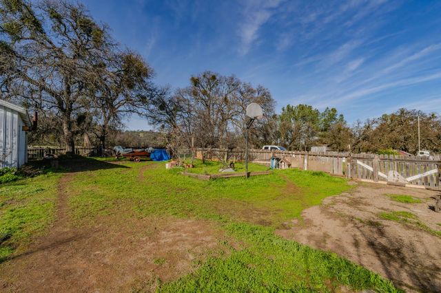 223 Oak St, Valley Springs, CA 95252